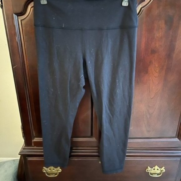 Lulu Lemon black crop leggings - Picture 1 of 1